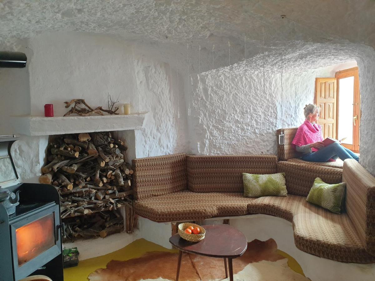 Вилла Creatively Designed Cavehouse With Jacuzzi Горафе Экстерьер фото