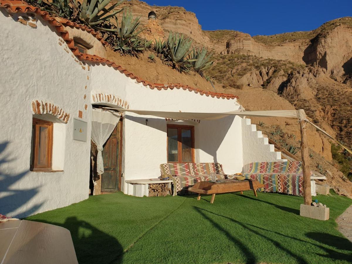 Вилла Creatively Designed Cavehouse With Jacuzzi Горафе Экстерьер фото
