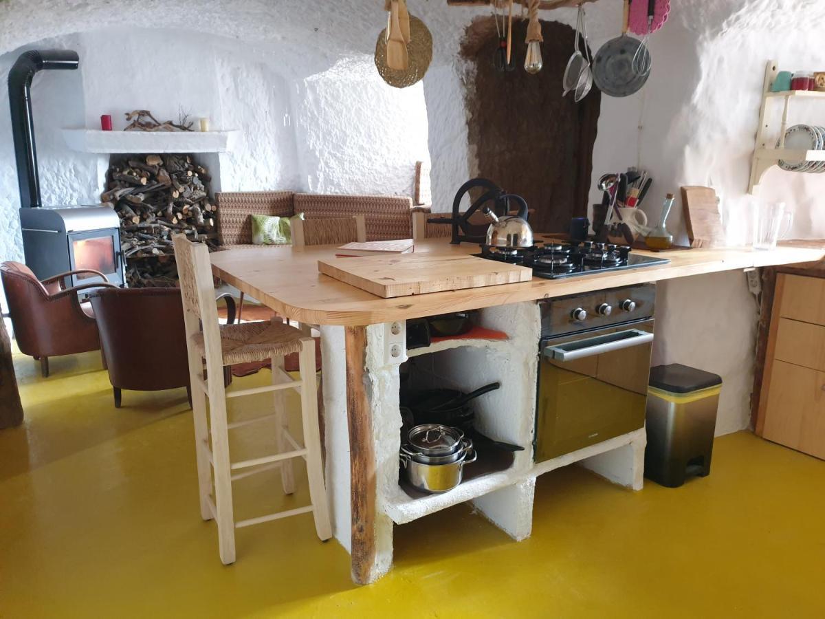 Вилла Creatively Designed Cavehouse With Jacuzzi Горафе Экстерьер фото