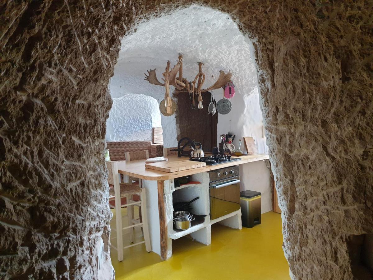 Вилла Creatively Designed Cavehouse With Jacuzzi Горафе Экстерьер фото