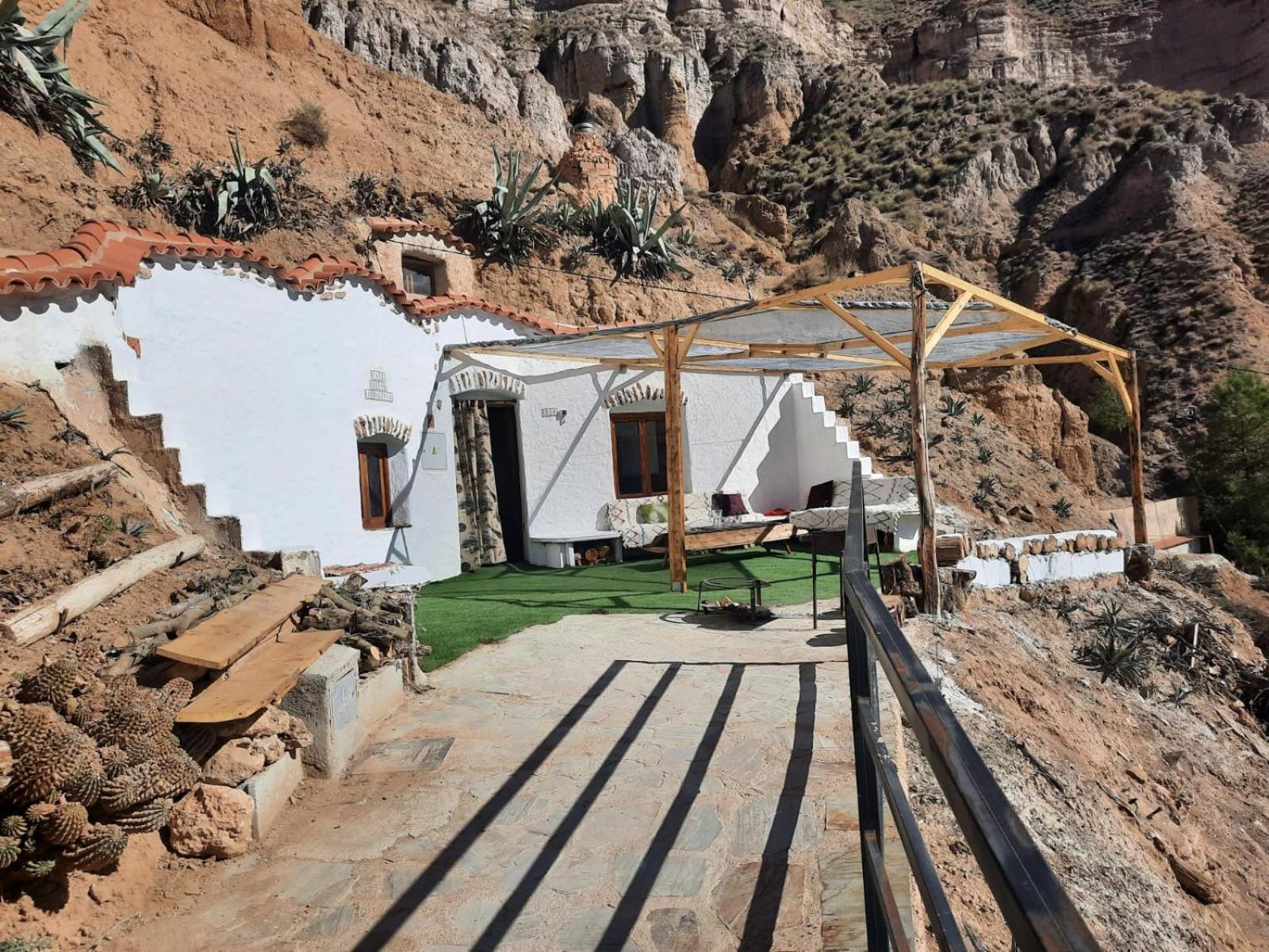 Вилла Creatively Designed Cavehouse With Jacuzzi Горафе Экстерьер фото