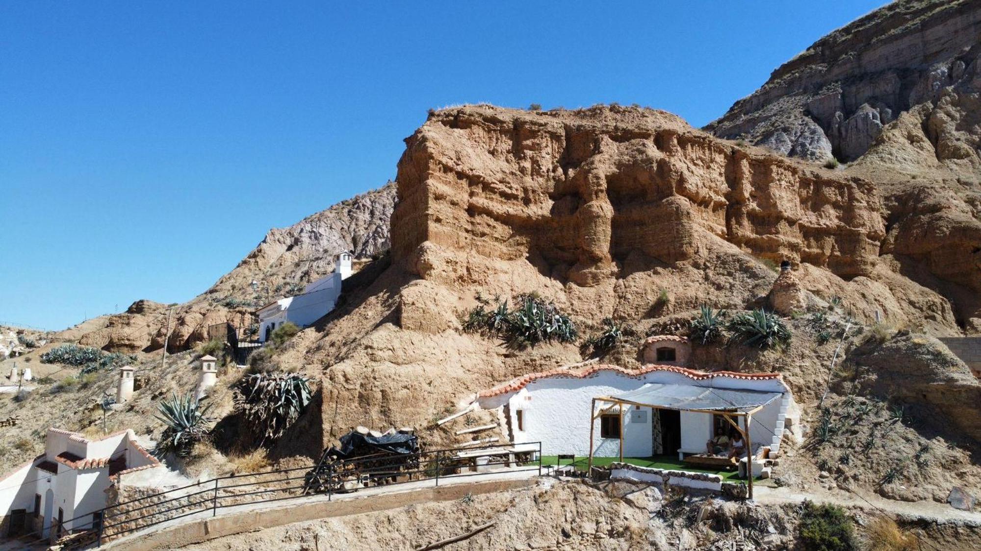 Вилла Creatively Designed Cavehouse With Jacuzzi Горафе Экстерьер фото